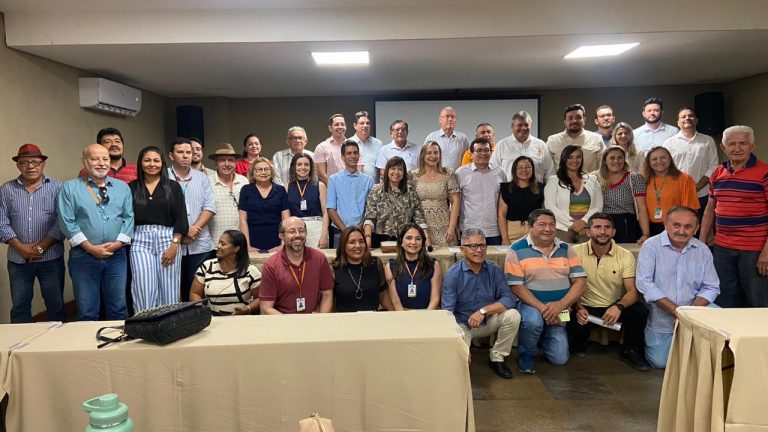 Fórum Cearense de Comitês de Bacias homenageia personalidades relevantes à gestão dos recursos hídricos do Ceará