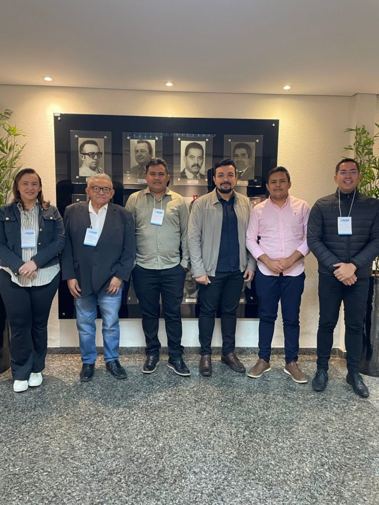 Comitiva Cearense marca presença no Fórum Nacional de Comitês de Bacias Hidrográficas, em Campo Grande (MS)